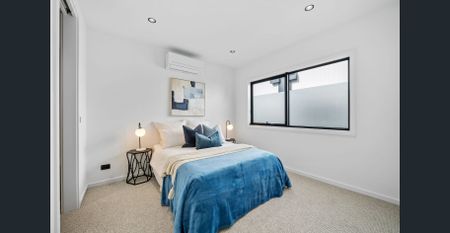 Brand New Townhouse in Prime Maidstone Location! - Photo 4