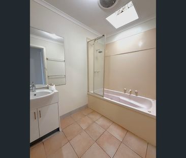 18 Baird St, Fawkner, Vic 3060 - Photo 5