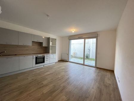 Location Appartement 3 pièces 65m² LILLE 59000 - Photo 4