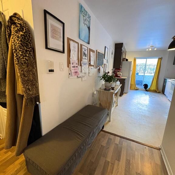 4½ à Louer – Thermopompe, Internet Et Câ - Photo 1