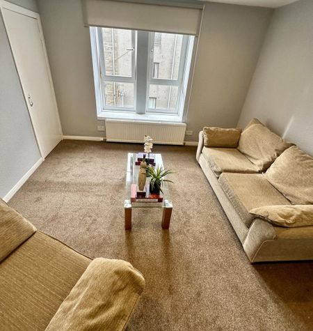 3 bedroom apartment to rent - Photo 4