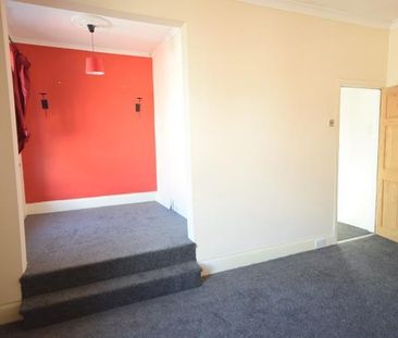 3 bedroom flat to rent - Photo 4