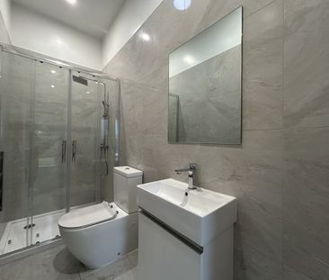 Modern & Easy-Care Living in Opaheke - Photo 5