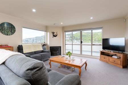 11 Birch Street, Johnsonville - Photo 3