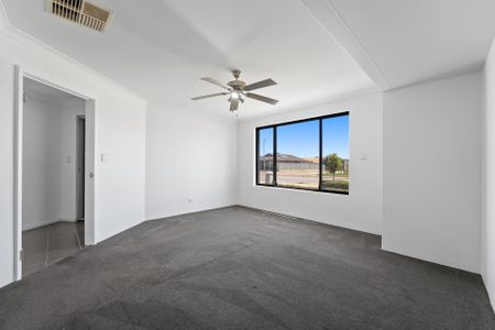 Lovely 4 x 2 in Baldivis - Photo 3
