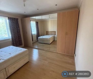 3 bedroom semi-detached house to rent - Photo 3