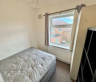 3 bedroom semi-detached house to rent - Photo 3