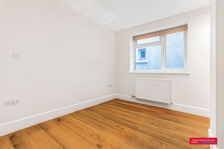 Hampstead High Street, London, NW3 - Photo 4