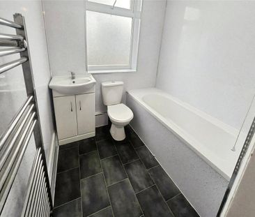 3 bedroom semi-detached house to rent - Photo 6