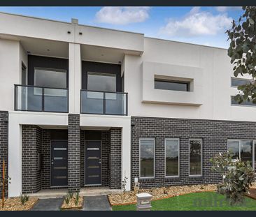 MAGNIFICENT MODERN TOWNHOUSE - Photo 4