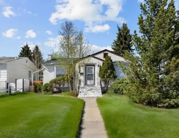 Cozy and spacious one bedroom one bath basement suite in Winston Heights | 532 17 Avenue Northeast, Calgary - Photo 1