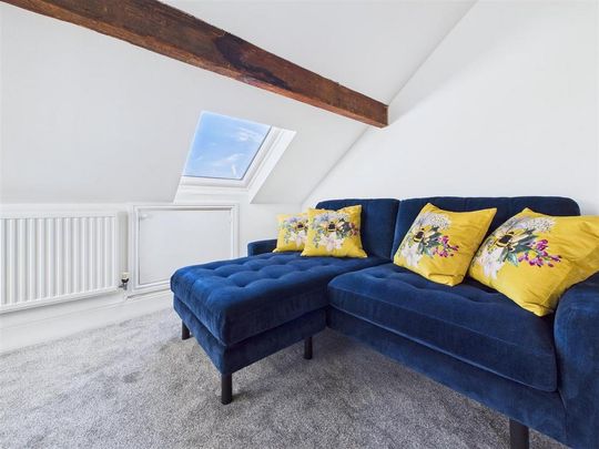 3 bedroom flat to rent - Photo 1