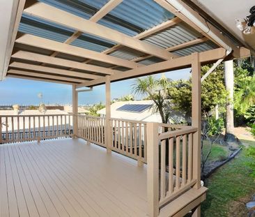Spacious Family Home with Multiple Living Areas & Stunning Views! - Photo 1