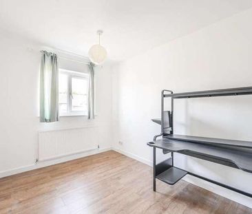 Jade Close, Beckton, E16 - Photo 4