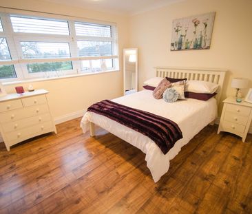 Double Room | 7min walk to Town & Station - Photo 1