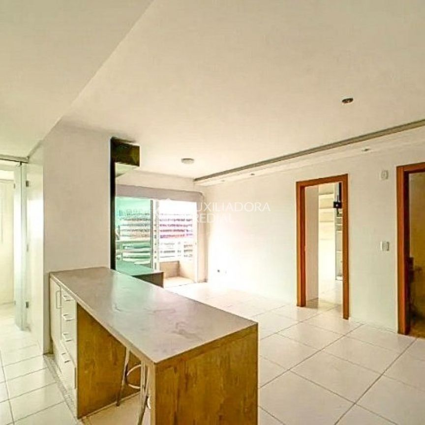Apartamento com 1 quarto e 57m² para alugar em Três Figueiras, Porto Alegre. - Foto 1