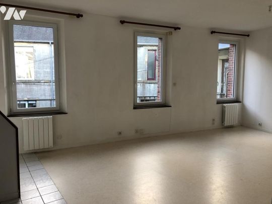 COUTANCES, dans l'hypercentre, DEUX pièces avec garage - Photo 1