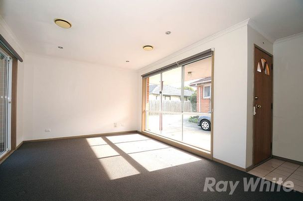 2/30 Cambridge Drive, Glen Waverley - Photo 1