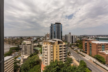 Oxley + Stirling Residences - Fully Furnished - Photo 4