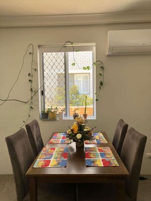 Broadbeach - Photo 1