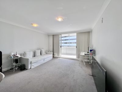 1 Bedroom with parking - Photo 2