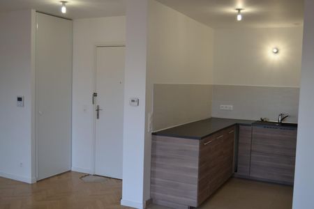 location Appartement T2 DE 51.1m² À VELIZY-VILLACOUBLAY - Photo 3