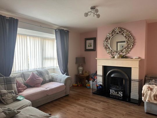 3 Bed Semi-detached House - Photo 1