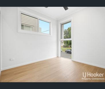 Luxury Townhouse in the Heart of Chermside - Photo 2