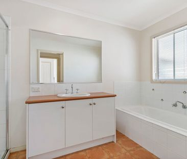 10/14 Butts Road, Eaglehawk, Vic 3556 - Photo 6