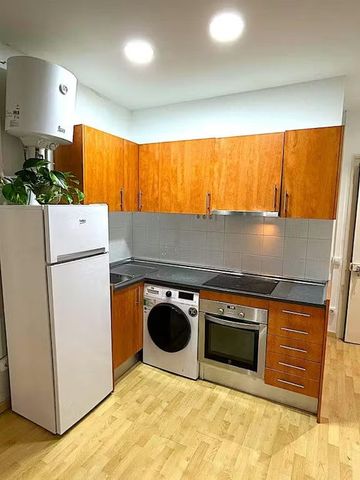 Carrer dEn Roig, Barcelona, Catalonia 08001 - Photo 3