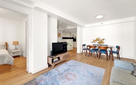 Furnished, spacious 1-bedroom apartment - Photo 5