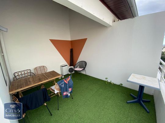 Location Appartement 2 pièces 50m² ST DENIS 97400 - Photo 1