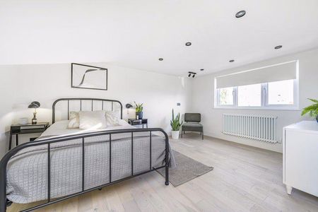 3 bedroom apartment to rent - Photo 3