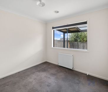 3 Bedroom Home - Photo 3