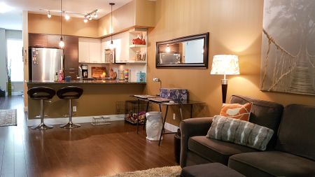 Spacious 3 Bed Townhome | Sullivan Heights | Resort Style Amenities | Double Garage - Photo 2