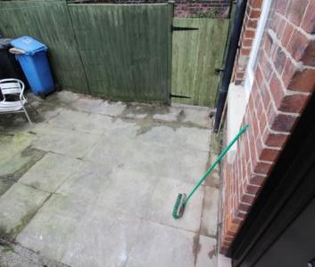 S2 - Grovesnor Square - Available April - Photo 4