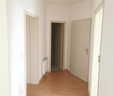 Großzügige 3-Zimmer mit Einbauküche, Laminat, Wanne und Balkon!! - Foto 1