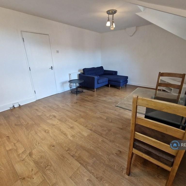 1 bedroom flat to rent - Photo 1