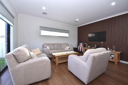 Stylish, Modern & Energy-Efficient Living - Photo 4