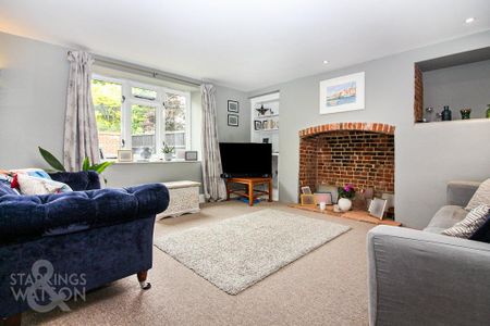 4 bedroom detached house to rent - Photo 2