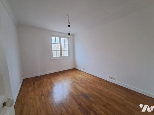 Appartement 3 chambres - Place François Mitterrand LISIEUX - Photo 1