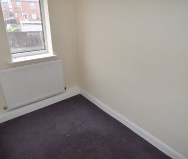2 bed Terraced - To Let - Photo 2