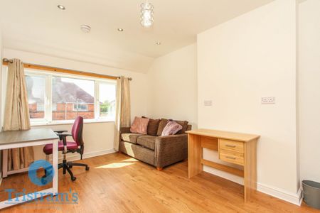 1 bed Shared House for Rent - Photo 2