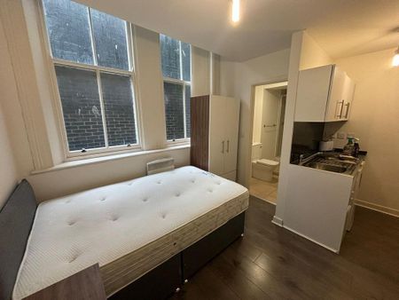 Studio to rent - Photo 2