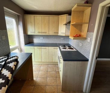 2 bedroom terraced house to rent - Photo 4