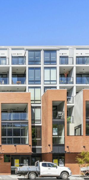 Ideal Location! - Photo 1