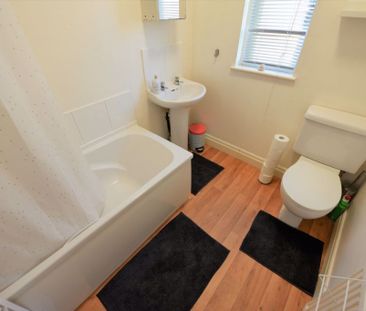 3 bedroom House in Firth Avenue, Leeds - Photo 1