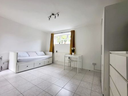 Studio Flat, Ruthin Close, LU1 - Photo 2