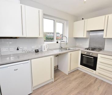 2 bedroom maisonette to rent - Photo 3