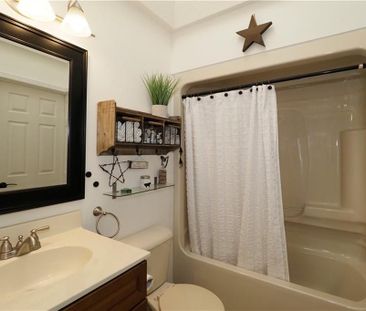 For Lease - 33 Boulder Crescent Unit# Main, Guelph, Ontario - Photo 2